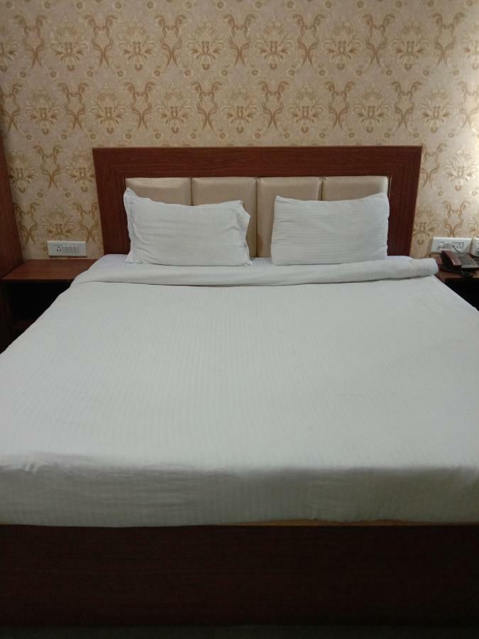 The Amsons Resorts ลูดิฮานา ภายนอก รูปภาพ